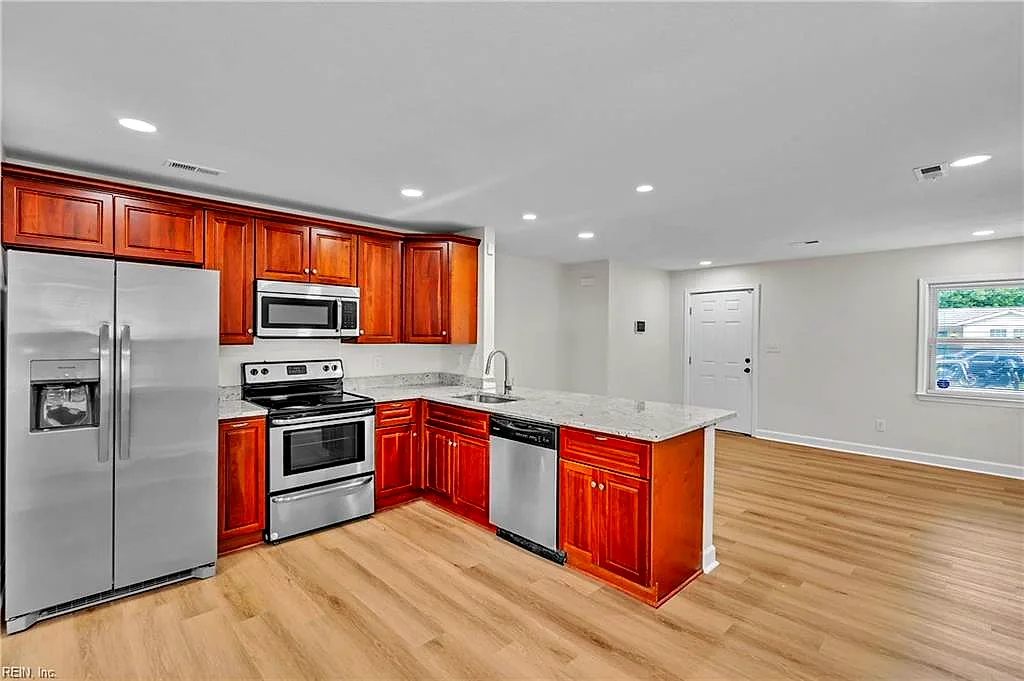 543 Draper DR, NORFOLK VA 23505