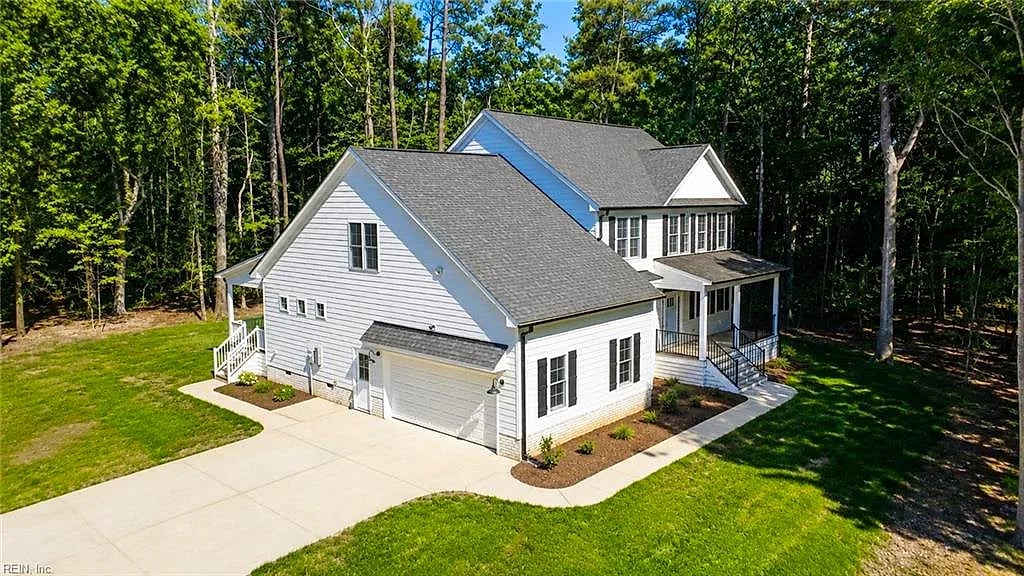 940 Dare RD, YORKTOWN VA 23692