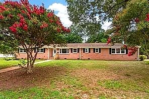 404 Ella Taylor RD, YORKTOWN VA 23692 - Main photo