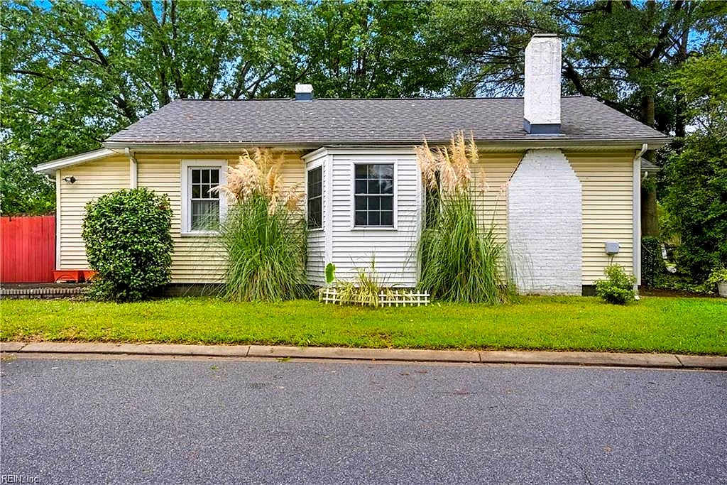 1021 Green ST, Norfolk — 2 bed Residential, 864 sqft