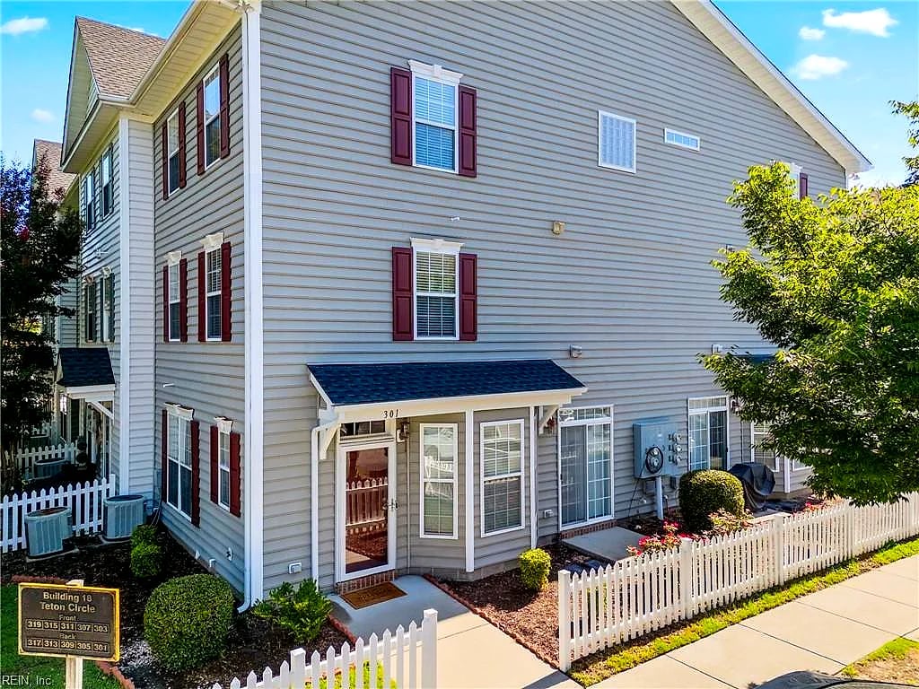 301 Teton CIR, Suffolk — 3 bed Residential, 1,701 sqft