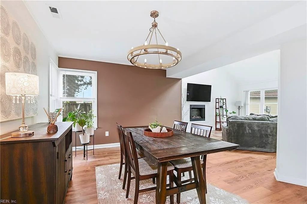1516 Newport CIR, VIRGINIA BEACH VA 23453