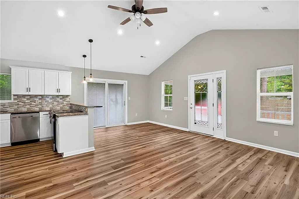 300 Fuller ST, SUFFOLK VA 23434 - Photo 4