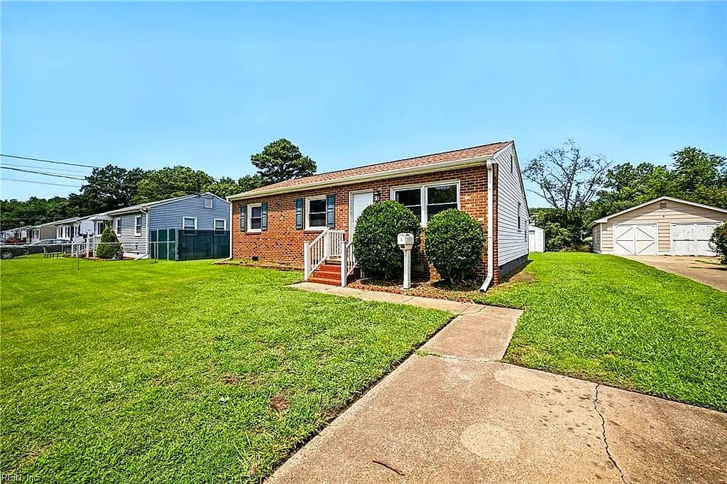 4814 82nd ST, HAMPTON VA 23605 - Photo 4