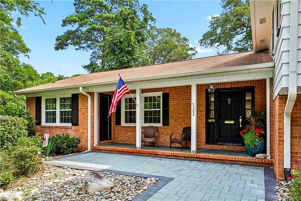 1202 Riverside DR, NEWPORT NEWS VA 23606 - Photo 5