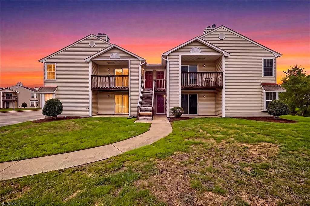 1709 Rock Bridge MEWS #B, CHESAPEAKE VA 23320