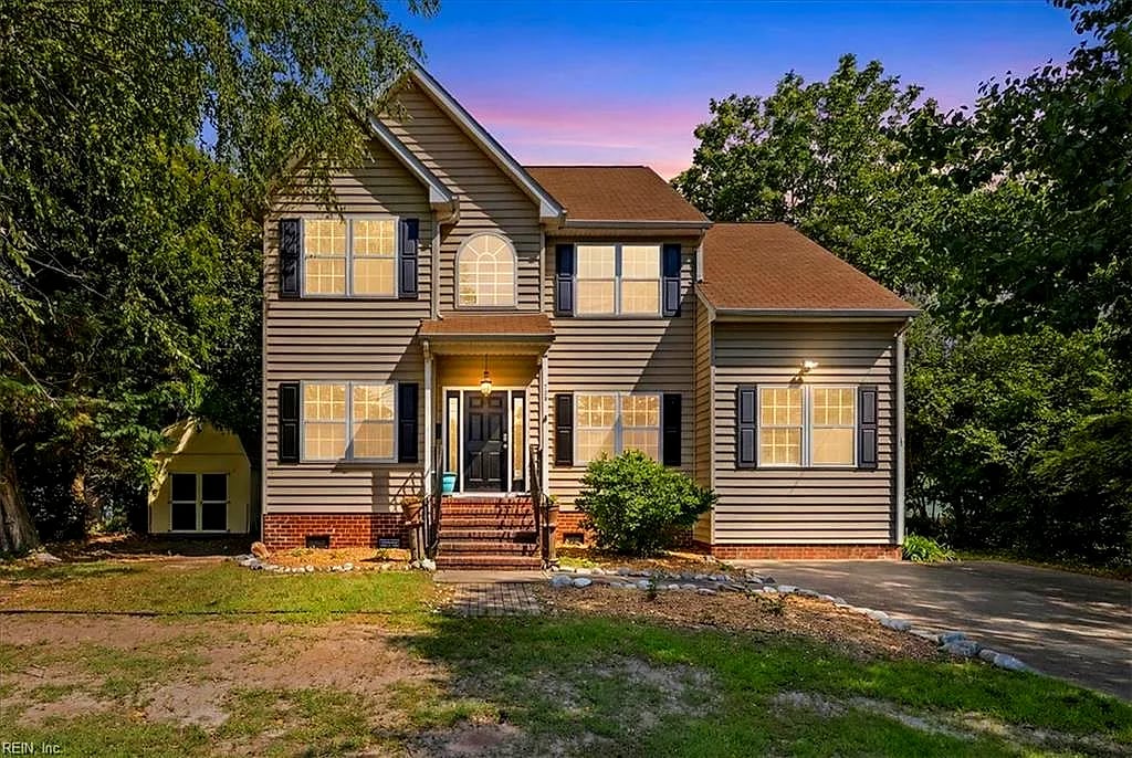 725 Beach RD, HAMPTON VA 23664