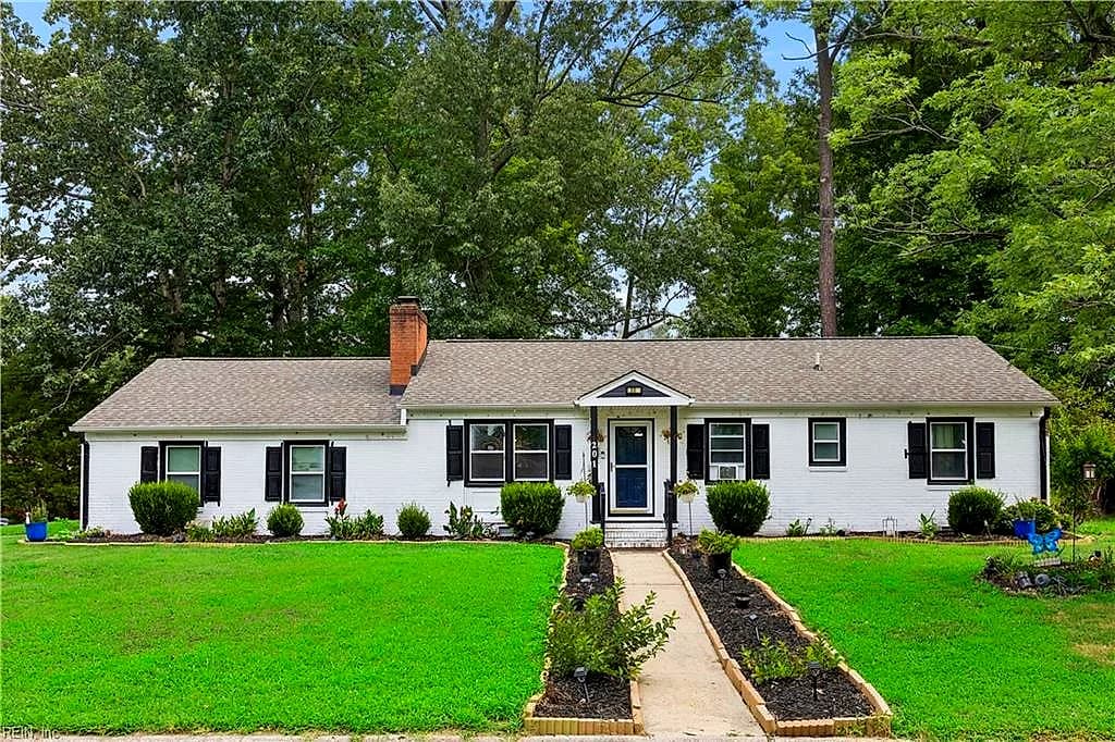 201 Shannon DR, NEWPORT NEWS VA 23608 - Photo 3