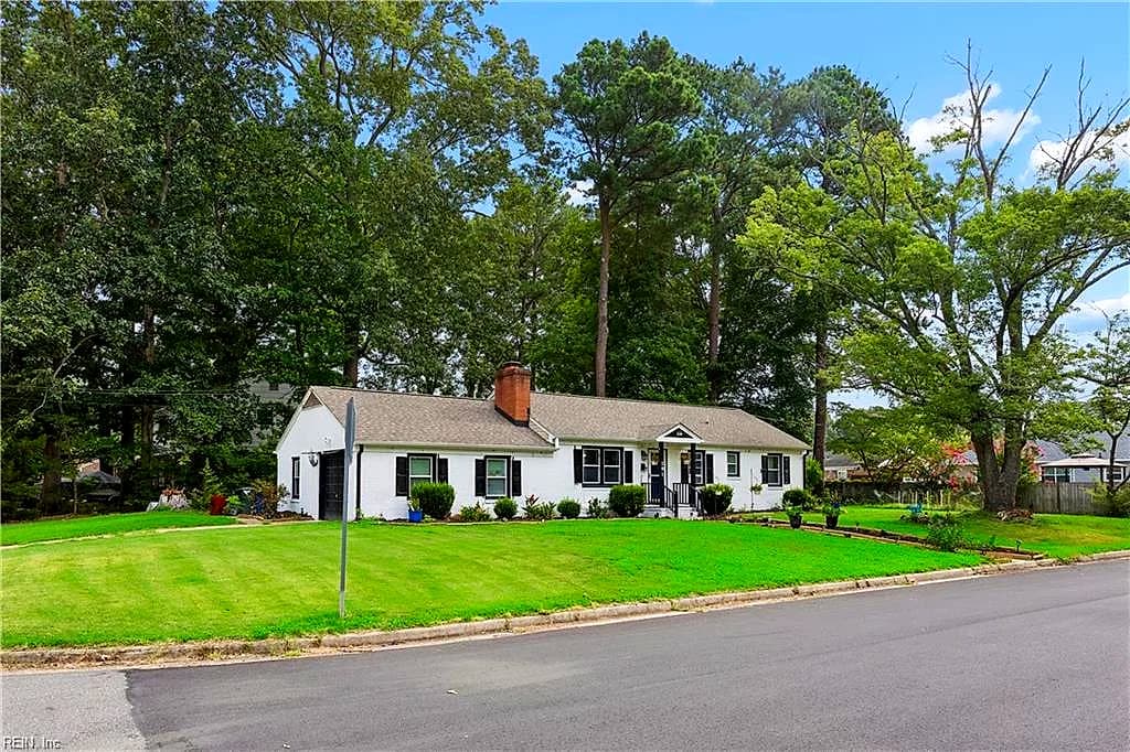 201 Shannon DR, NEWPORT NEWS VA 23608 - Photo 4