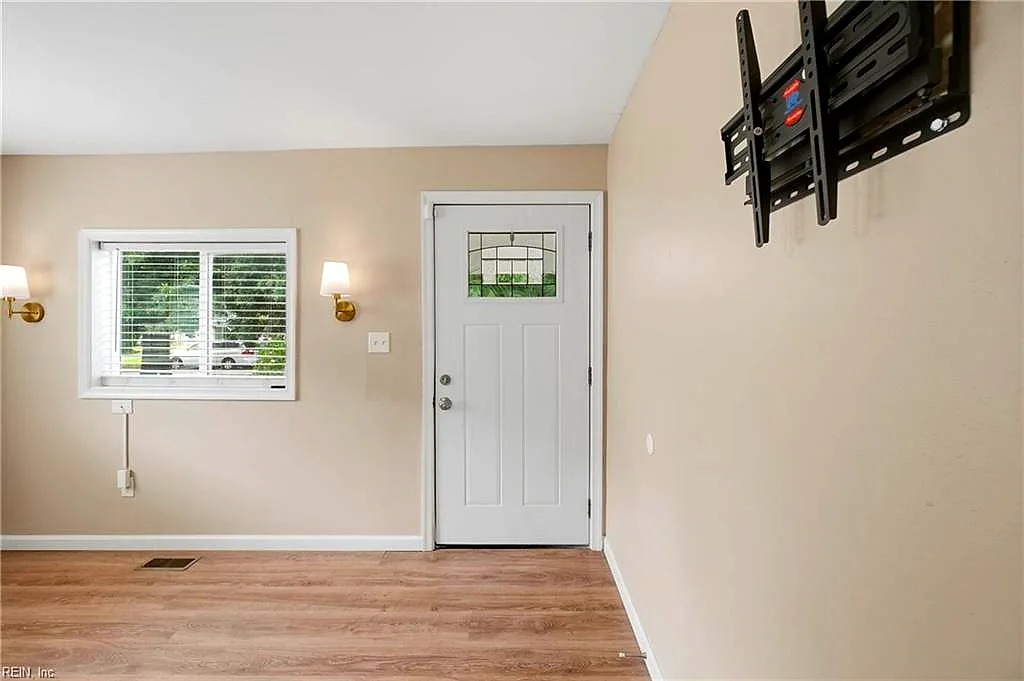 126 Glendale AVE, NORFOLK VA 23505 - Photo 5