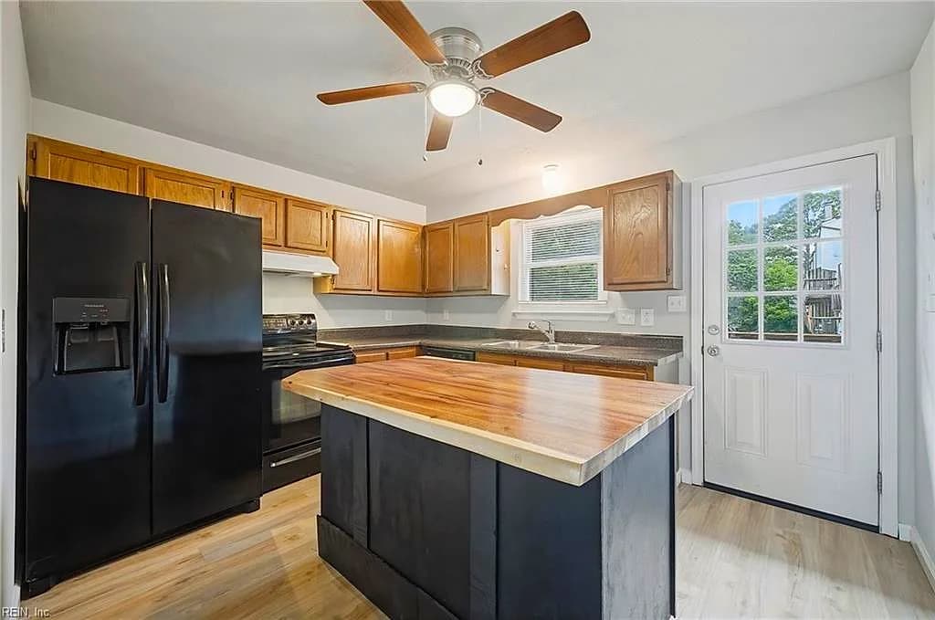 225 A View AVE #202, NORFOLK VA 23503 - Photo 2