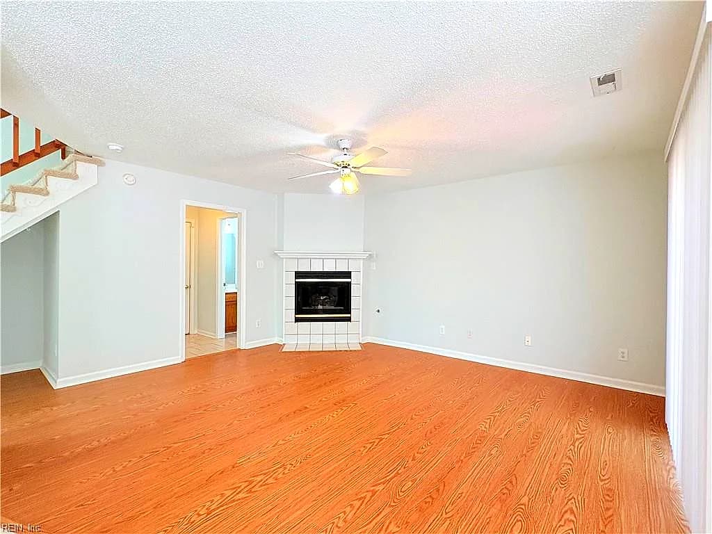 110 Amelia CT, YORKTOWN VA 23693 - Photo 5