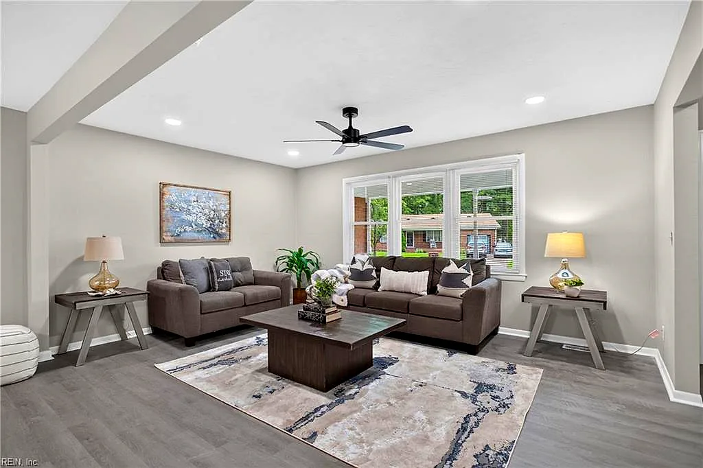 1109 Lakeview DR, PORTSMOUTH VA 23701