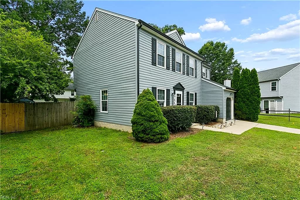 704 Prince CT, NEWPORT NEWS VA 23608 - Photo 3
