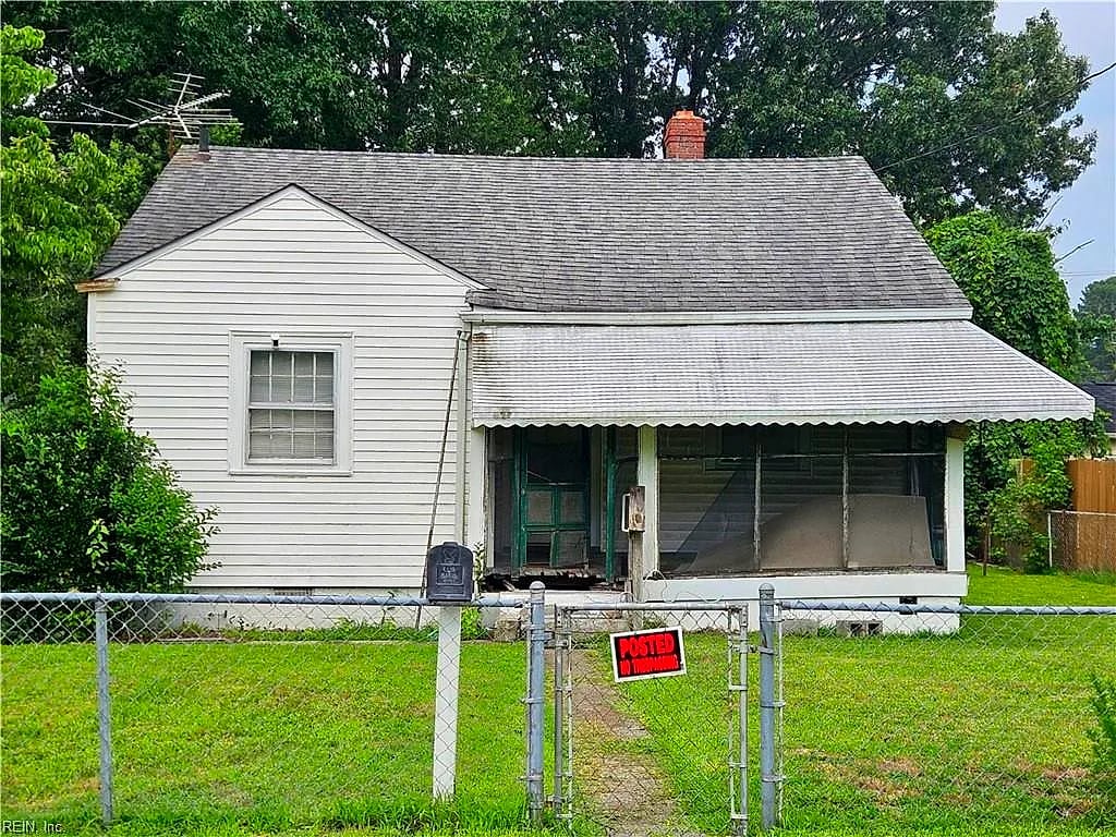 4 Tyron PL, PORTSMOUTH VA 23702