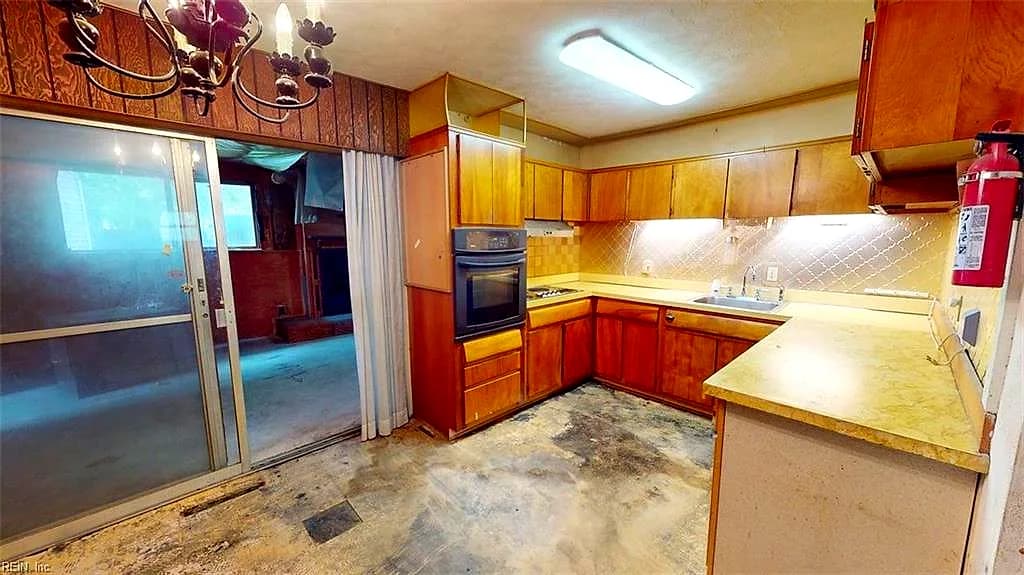 829 Round Bay CIR, NORFOLK VA 23502 - Photo 5