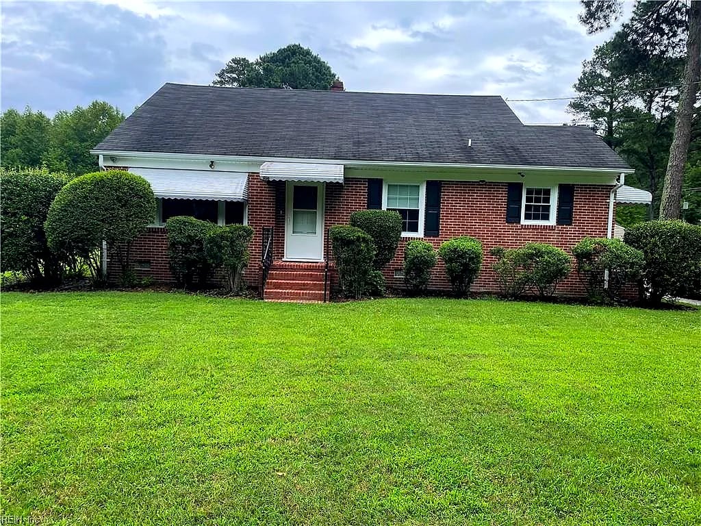 2112 Pitchkettle RD, Suffolk — 3 bed Residential, 1,386 sqft