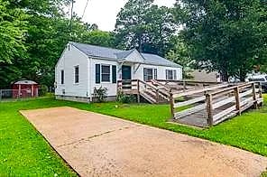 115 Patrician DR, Hampton — 3 bed Residential, 900 sqft