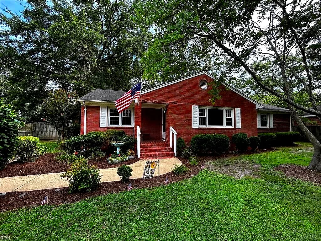 145 Hurdle Dr DR, CHESAPEAKE VA 23322 - Photo 4