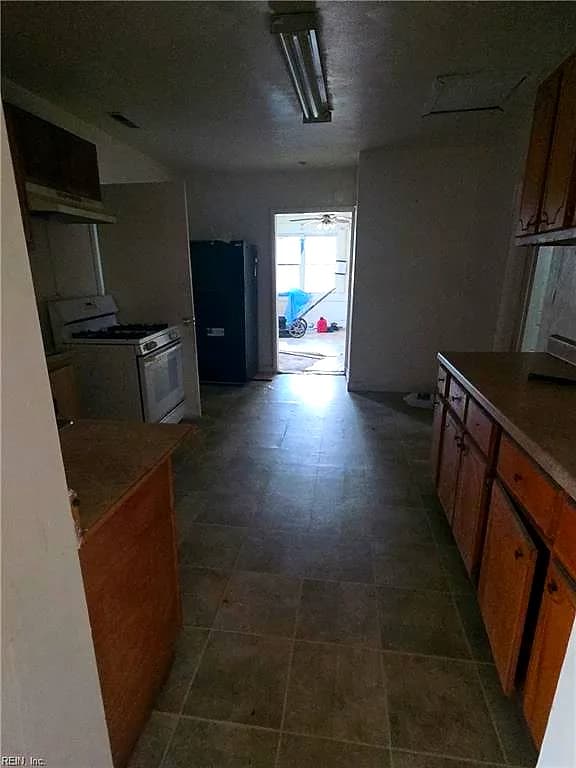 1203 Country RD, CHESAPEAKE VA 23320 - Photo 4
