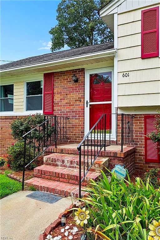 601 Hopewell DR, CHESAPEAKE VA 23323 - Photo 3