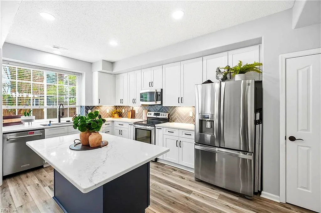 122 Brassie DR, YORKTOWN VA 23693
