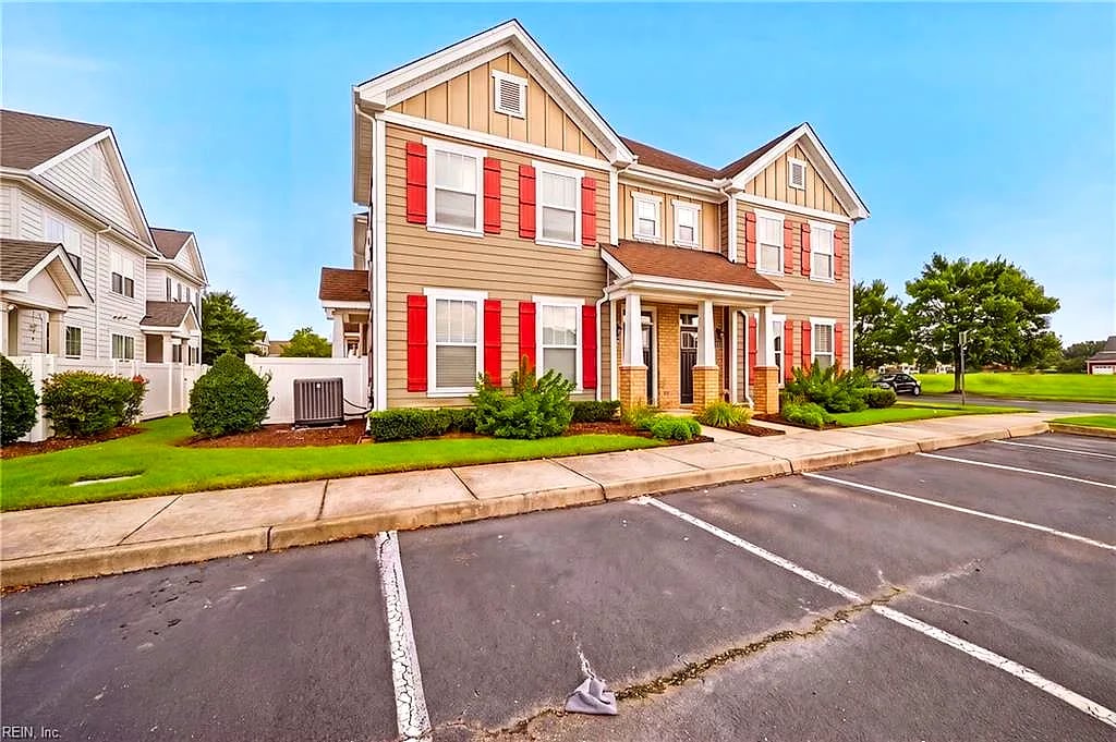 502 Hermit Thrush WAY, CHESAPEAKE VA 23323