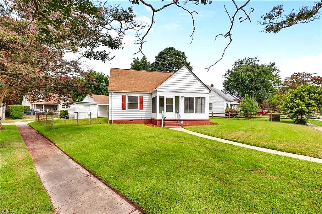 8101 Kenwood DR, NORFOLK VA 23518 - Photo 3