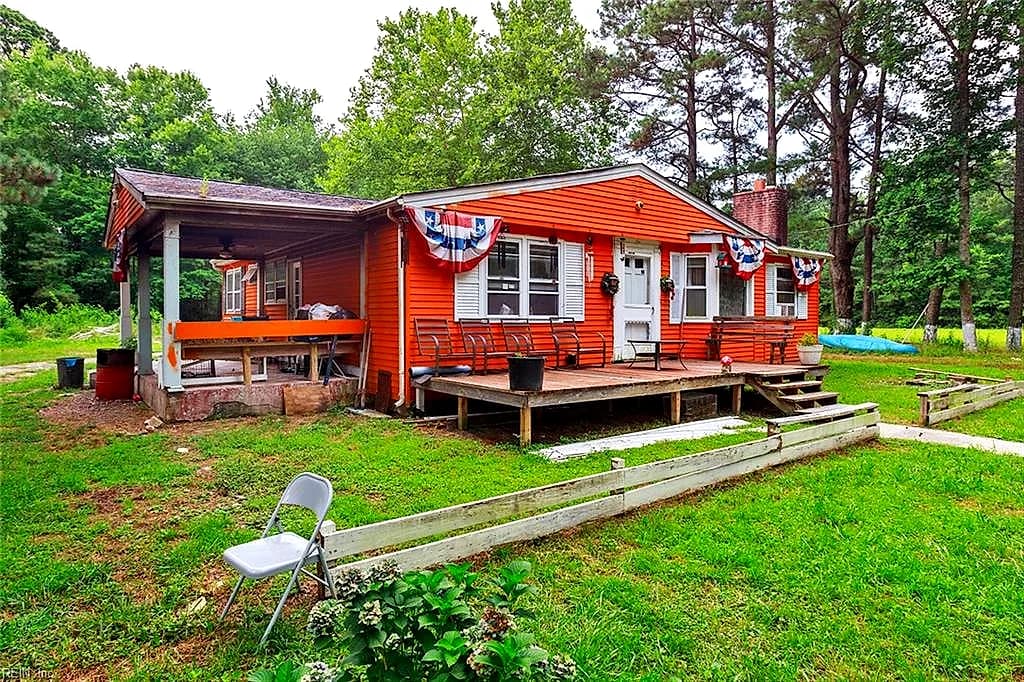9072 Guinea RD, HAYES VA 23072 - Photo 5