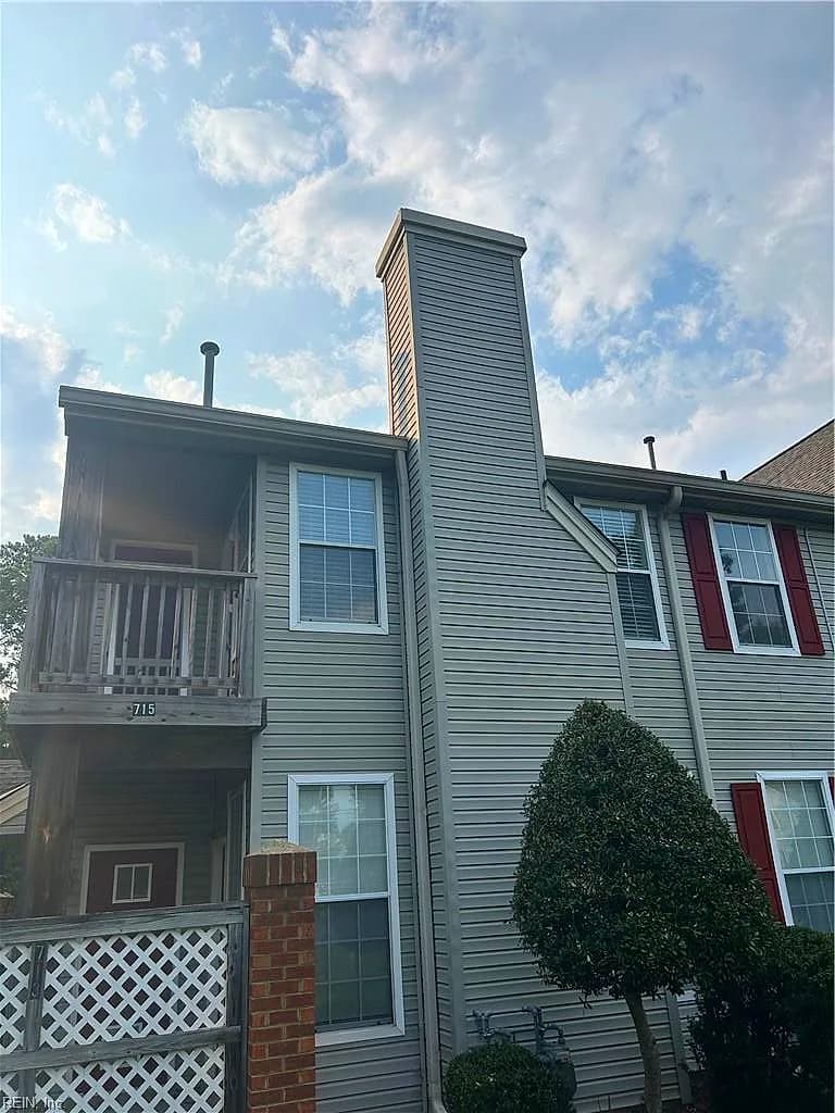 715 Daylight CT, NEWPORT NEWS VA 23602 - Main photo