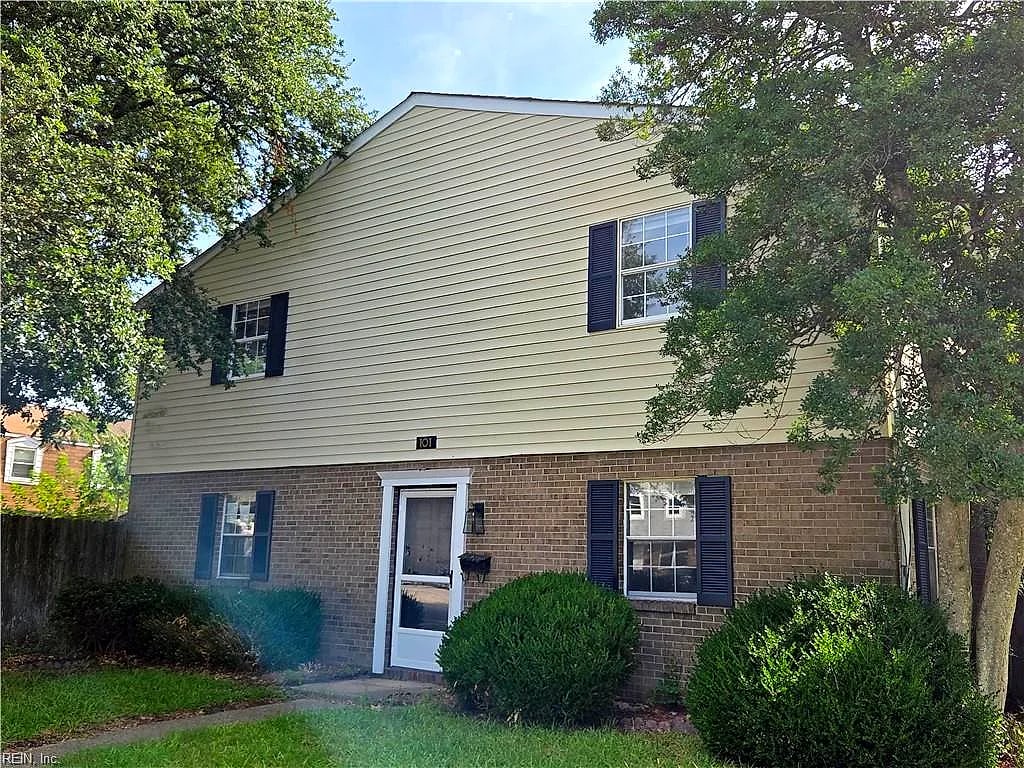 101 Hampstead CT, HAMPTON VA 23669