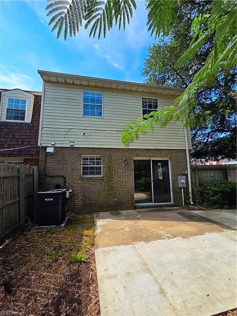 101 Hampstead CT, HAMPTON VA 23669 - Photo 4