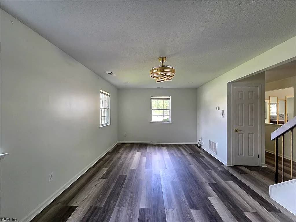 101 Hampstead CT, HAMPTON VA 23669 - Photo 5
