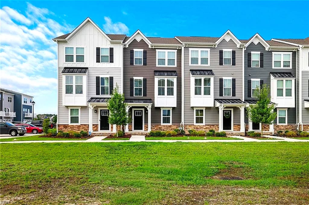 207 Oconner ST, Moyock — 4 bed Residential, 2,174 sqft
