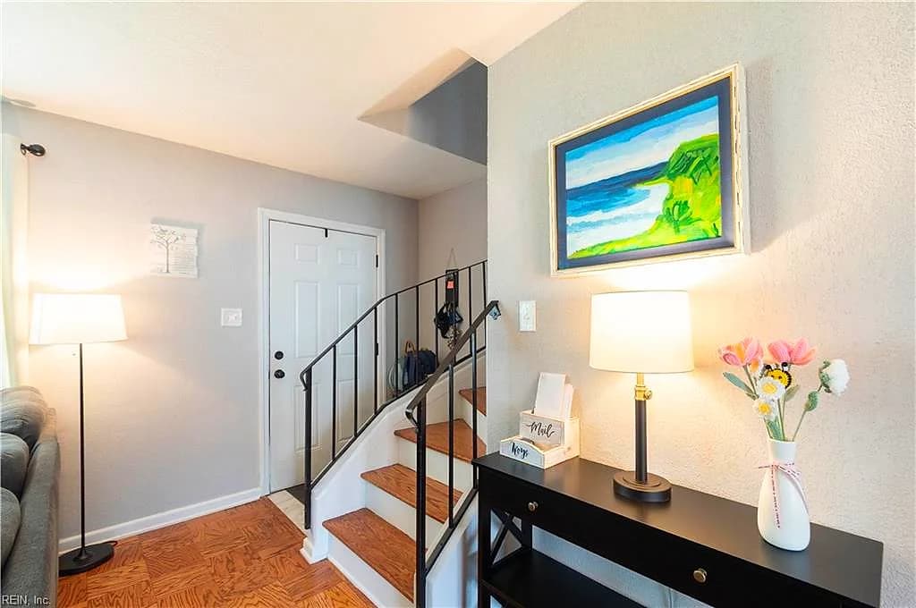 409 Elmont RD, VIRGINIA BEACH VA 23452 - Photo 4