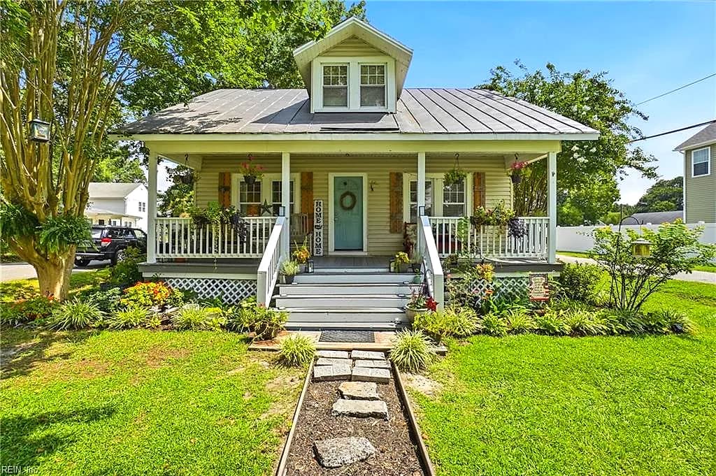 944 Bells Mill RD, CHESAPEAKE VA 23322 - Photo 3