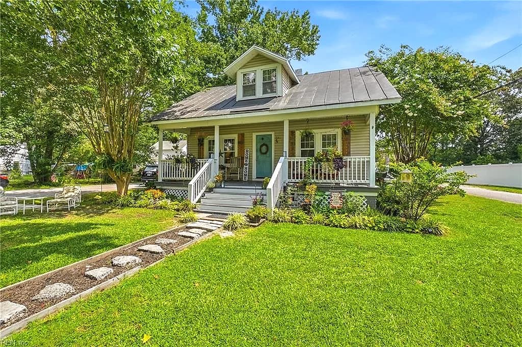 944 Bells Mill RD, CHESAPEAKE VA 23322 - Photo 4