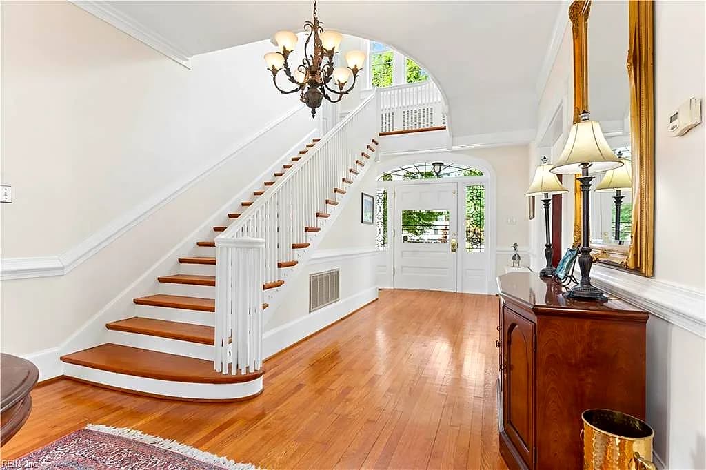 609 Bridge ST, HAMPTON VA 23669 - Photo 4