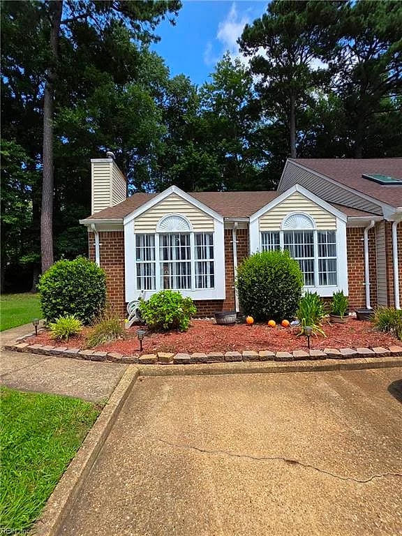 416 Woodview LN, Hampton — 2 bed Residential, 1,133 sqft