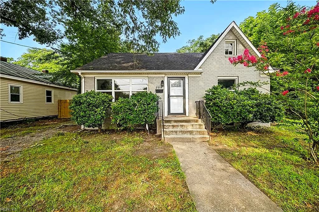 209 N Capital ST, SUFFOLK VA 23434 - Main photo
