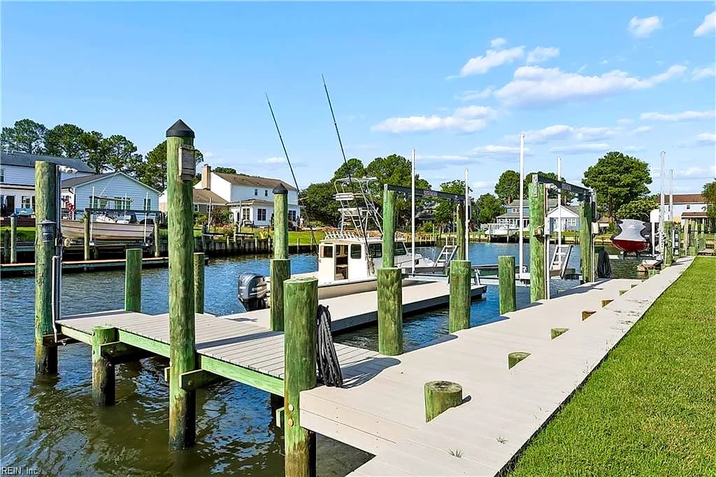 6 Lakeview DR, POQUOSON VA 23662 - Photo 3