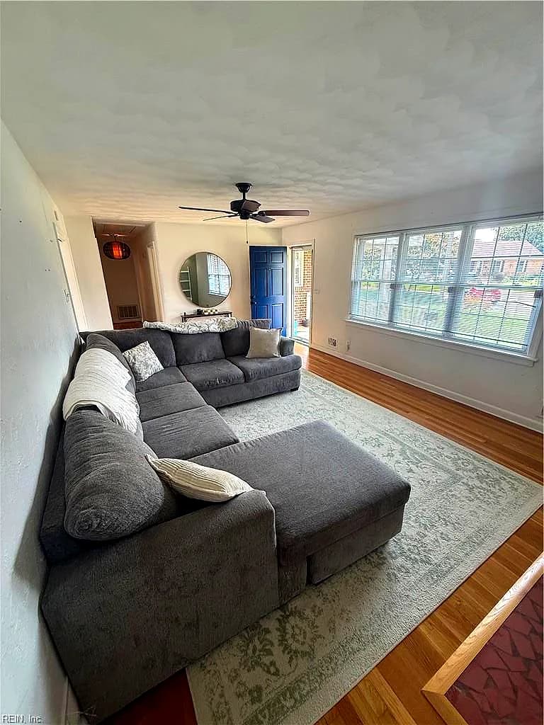 801 Raymond CT, VIRGINIA BEACH VA 23464 - Photo 5