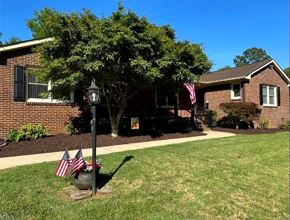 12 Everett DR, NEWPORT NEWS VA 23602