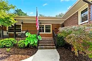 12 Everett DR, NEWPORT NEWS VA 23602 - Photo 3