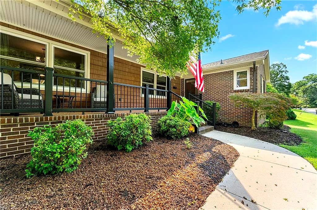 12 Everett DR, NEWPORT NEWS VA 23602 - Photo 4