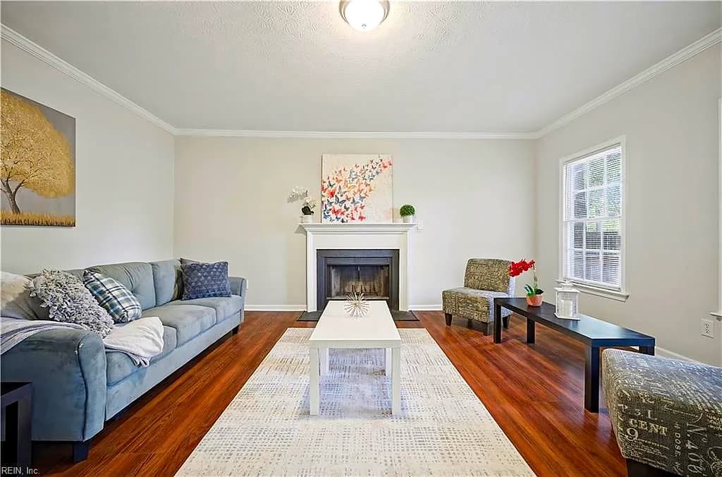 821 Lancaster LN, NEWPORT NEWS VA 23602 - Photo 2