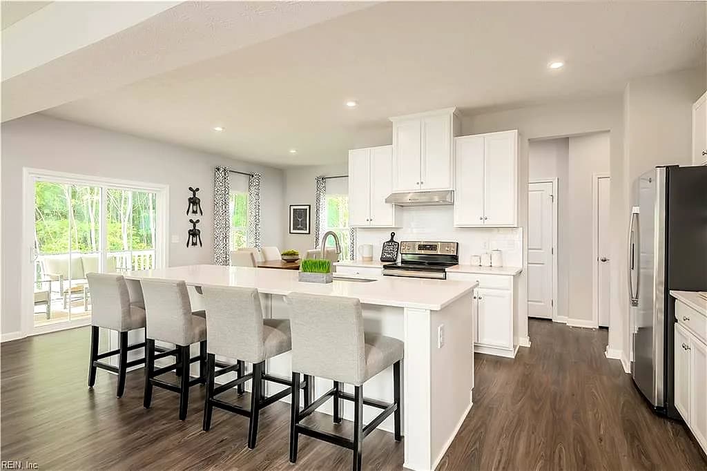 317 Pocosin PATH, POQUOSON VA 23662 - Photo 5