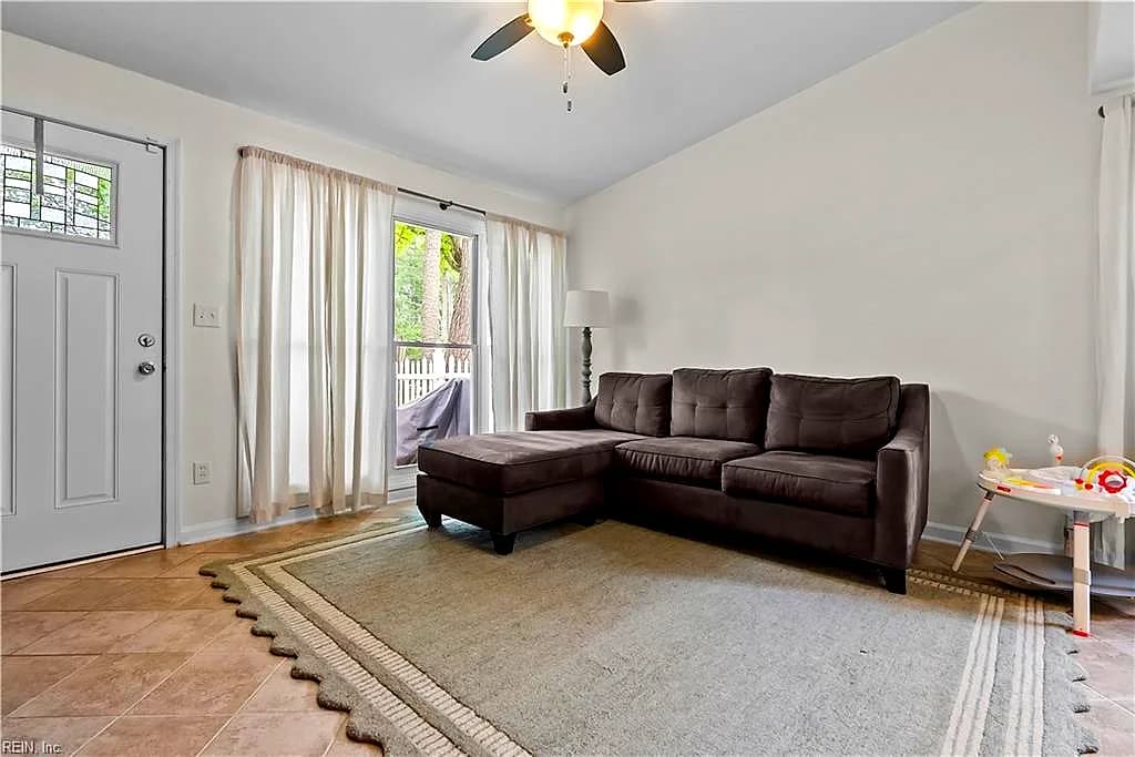 1202 Santeetlah AVE, CHESAPEAKE VA 23325 - Photo 3