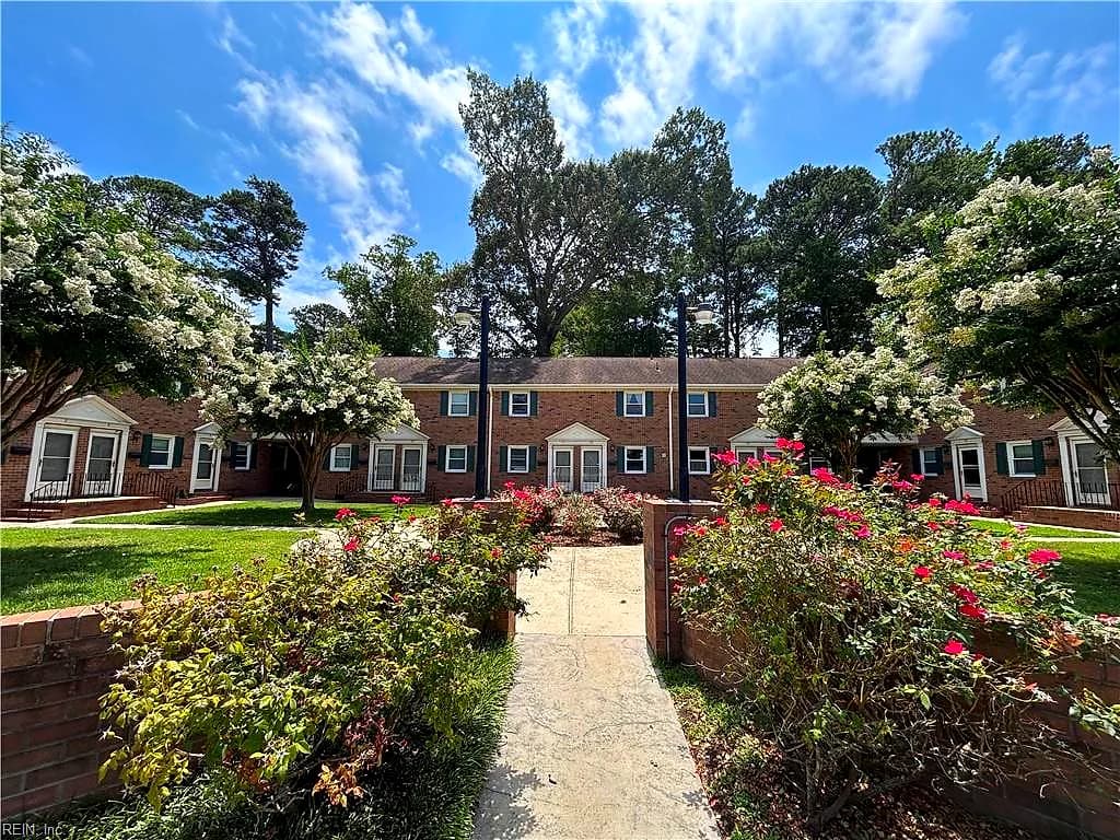 1245 Laskin RD #13, VIRGINIA BEACH VA 23451 - Main photo