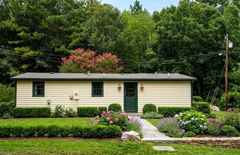 4237 Marlin AVE, Suffolk — 4 bed Residential, 1,565 sqft
